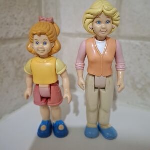 Vintage Little Tikes Dollhouse Grand Mansion Family Mom And Sister Figures